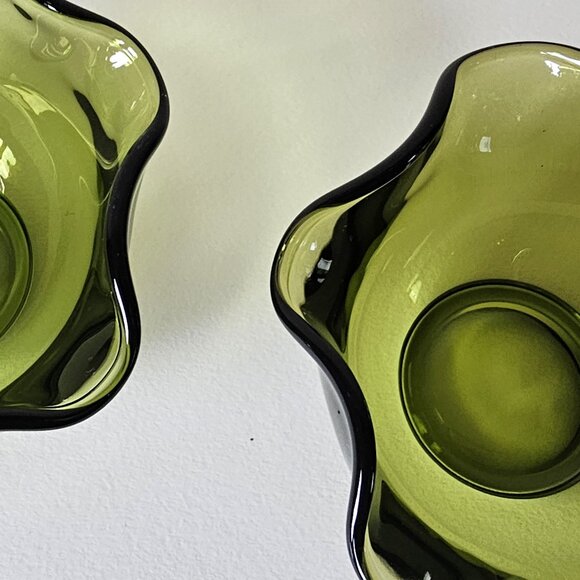 Set of Two Olive Indiana Glass Ruffled Bowls - Picture 6 of 7